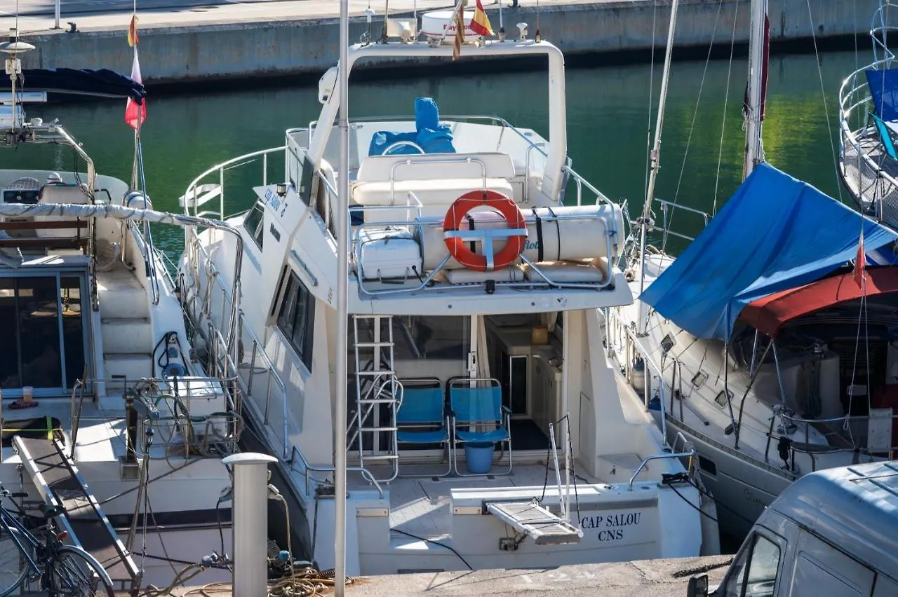 Boat Accommodations Barcelona Sant Adria de Besos Πλωτό κατάλυμα