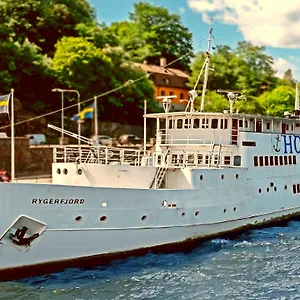 Rygerfjord & Hotel en barco Estocolmo