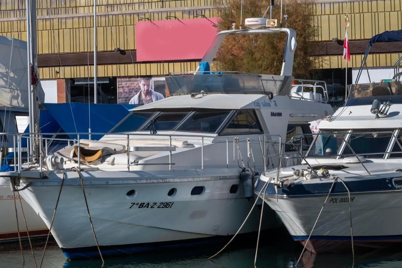 Boat Accommodations Barcelona Sant Adrià de Besòs España